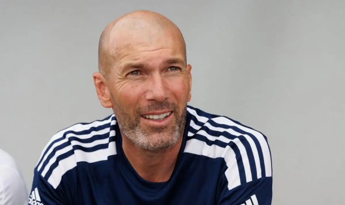 Zinedine Zidane Segera Latih Timnas Prancis Gantikan Didier Deschamps Zinedine Zidane Segera Latih Timnas Prancis Gantikan Didier Deschamps